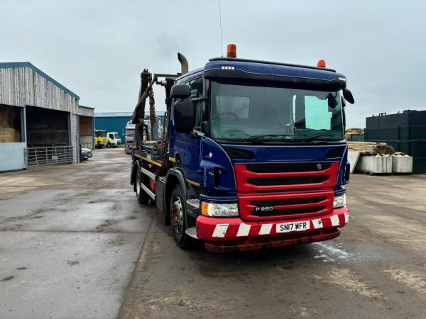 2017 (17) Scania P250 skip lorry